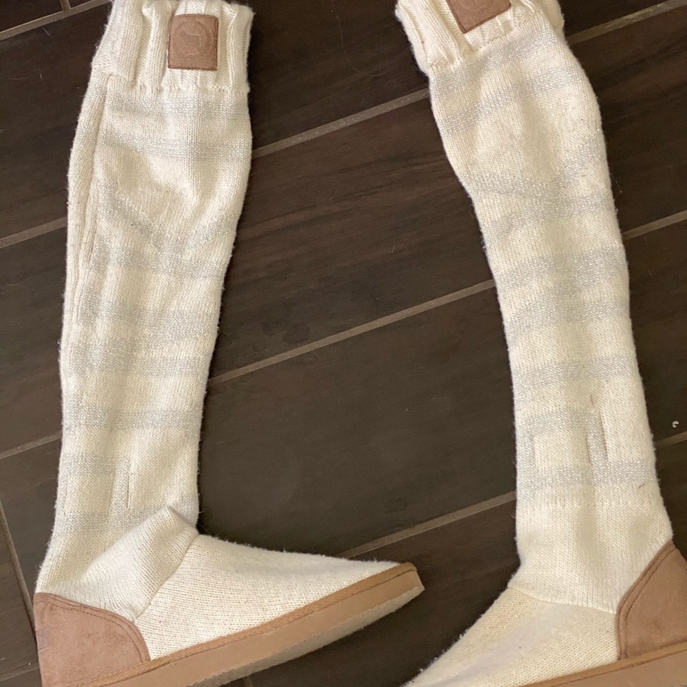 Victoria’s Secret Slippers/House Shoes